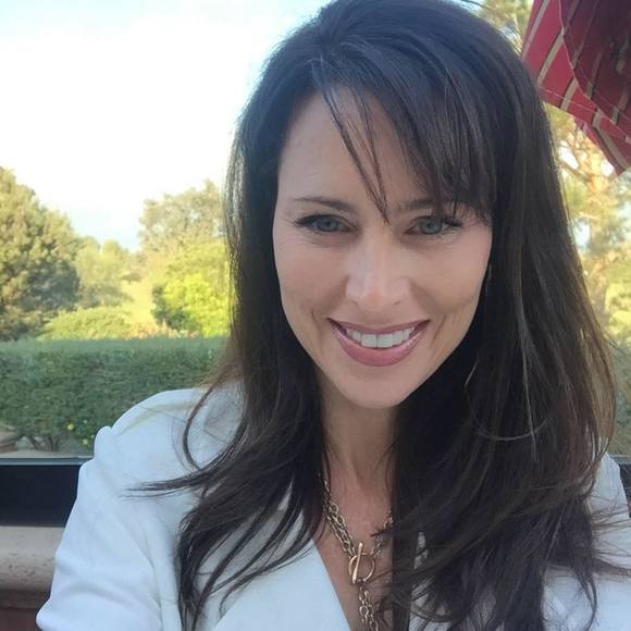 Meet your Posher, Liz - Picture 1 of 1